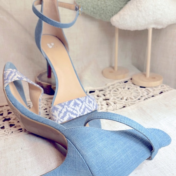 BP. Baby Blue Heels - Sz. 10 - Picture 1 of 3